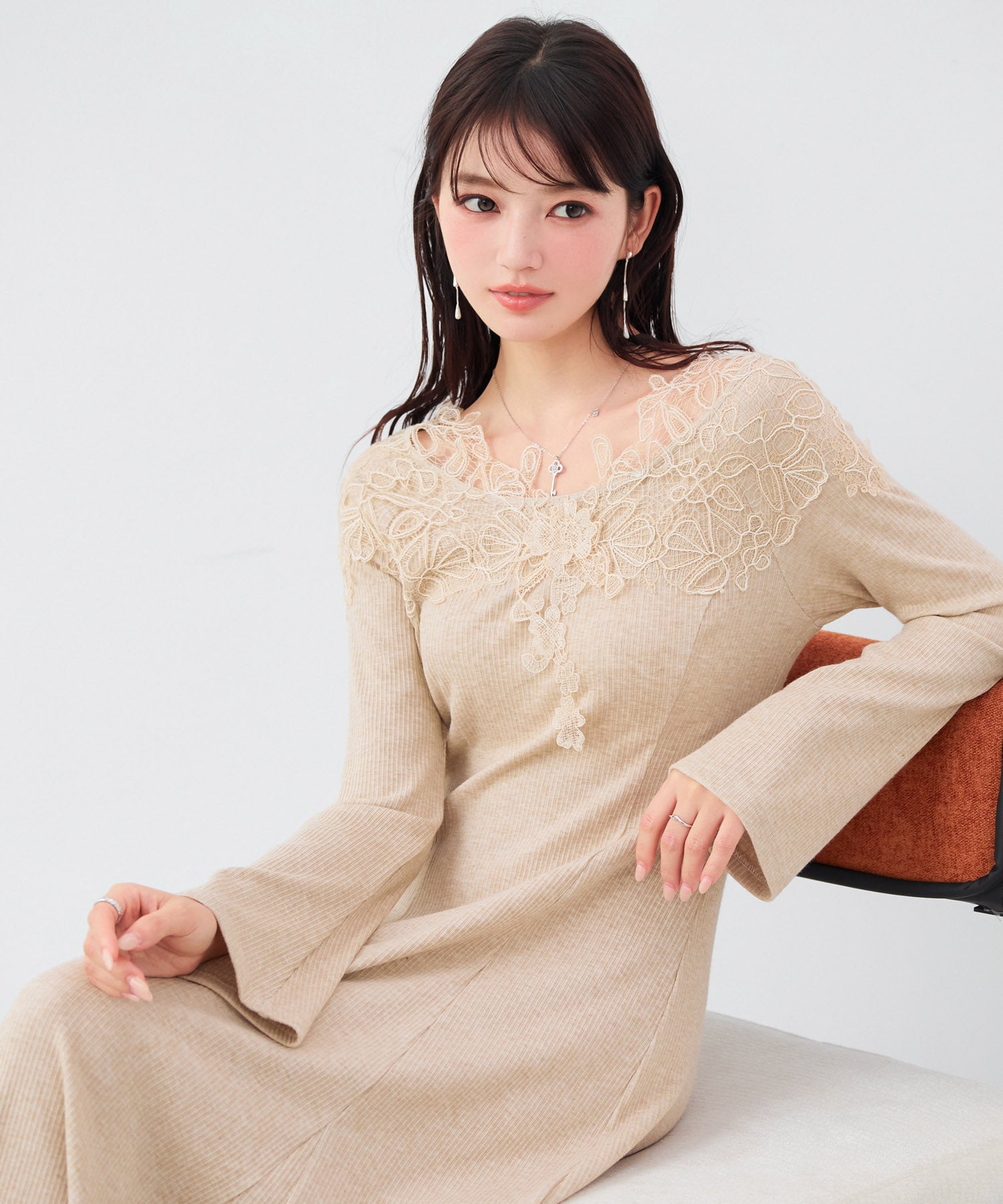 立体感レース襟ロングワンピース
