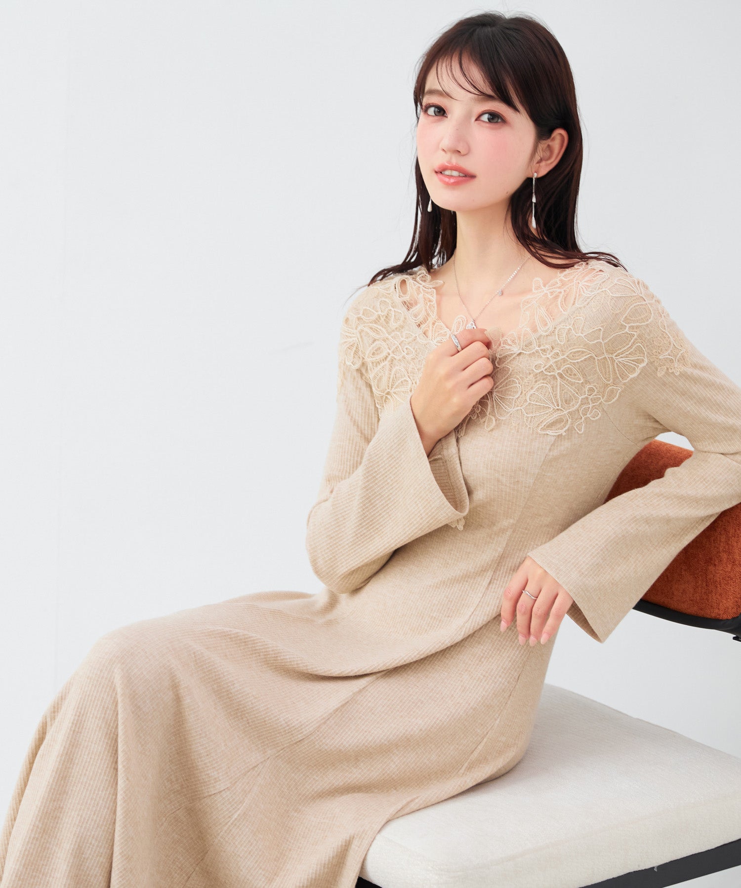 立体感レース襟ロングワンピース