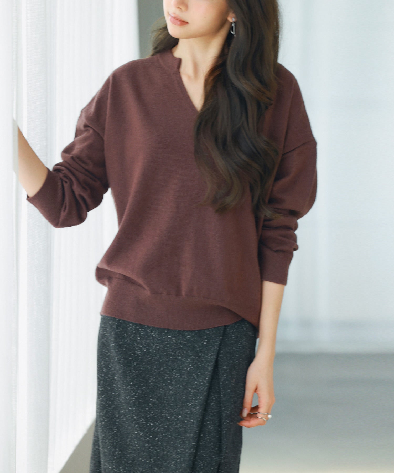 L様 ニットFダークブラウン キーネックドロップショルダーニットsdp8047 ダークブラウン – [公式