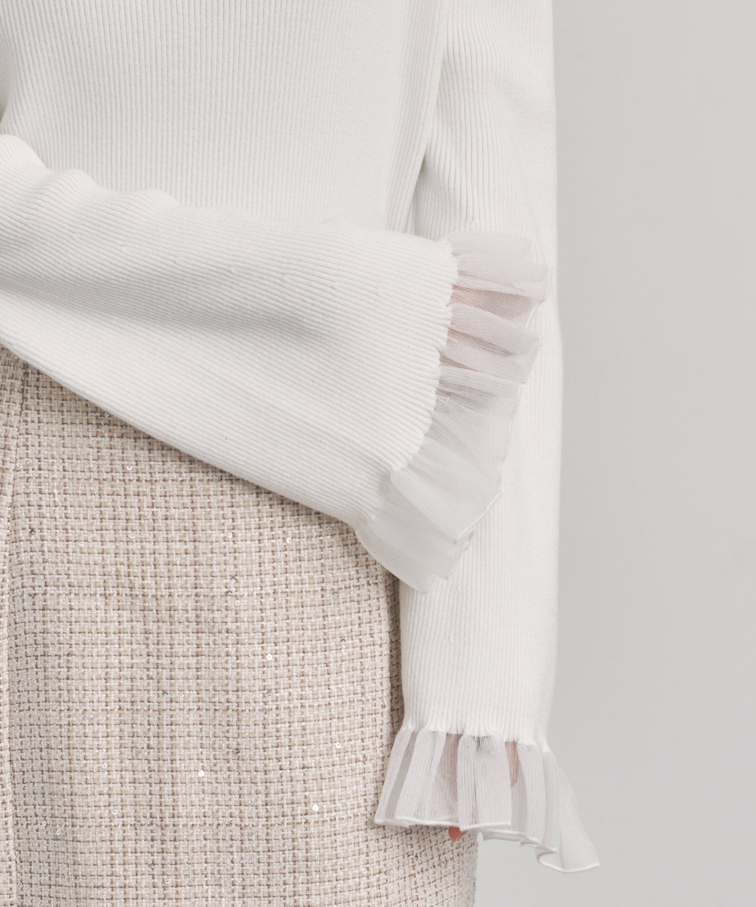 襟パール付リブ編みニットトップス
sdp8069 アイボリー