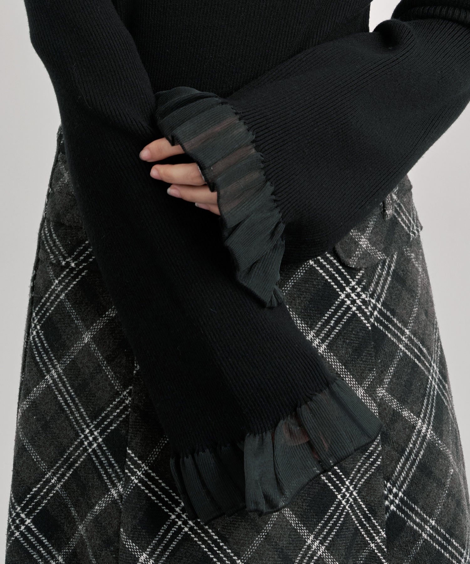 襟パール付リブ編みニットトップス
sdp8069 ブラック