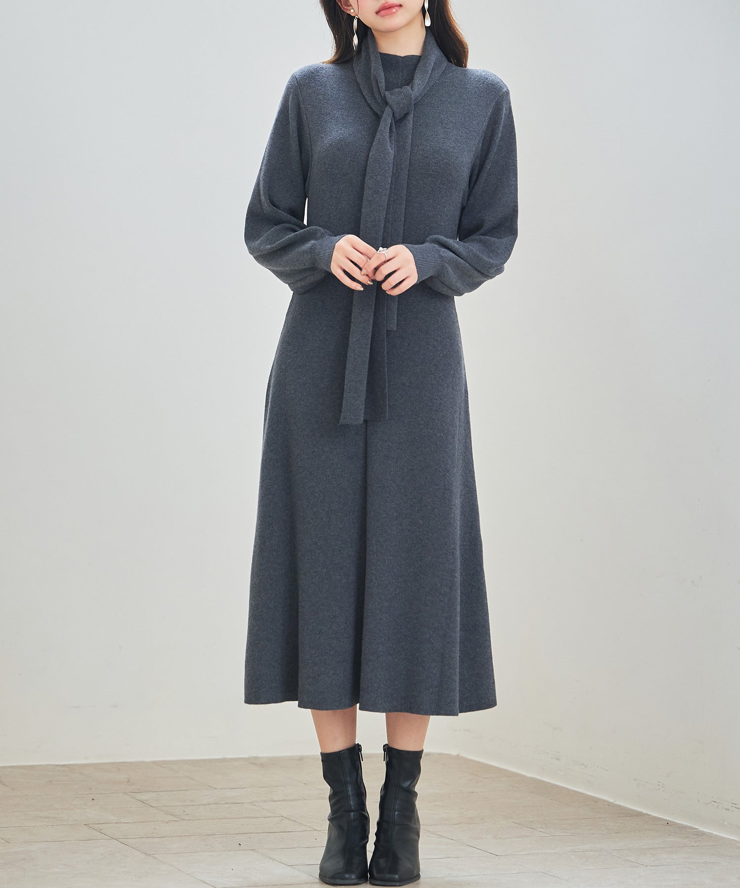 共布マフラー付きニットミディ丈ワンピースsdp8107 チャコールグレー