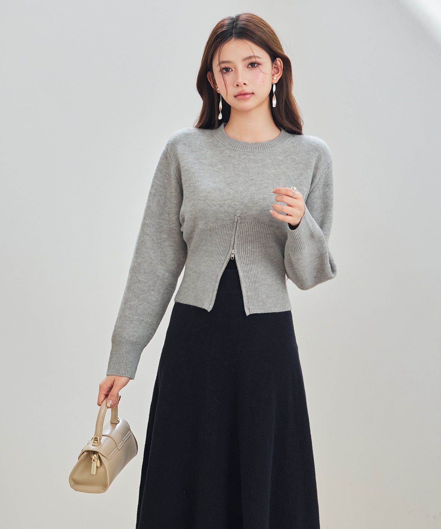 【THE SHISHIKUI】ショート丈ニットトップス 黒 TOPS / Coming on 5/15