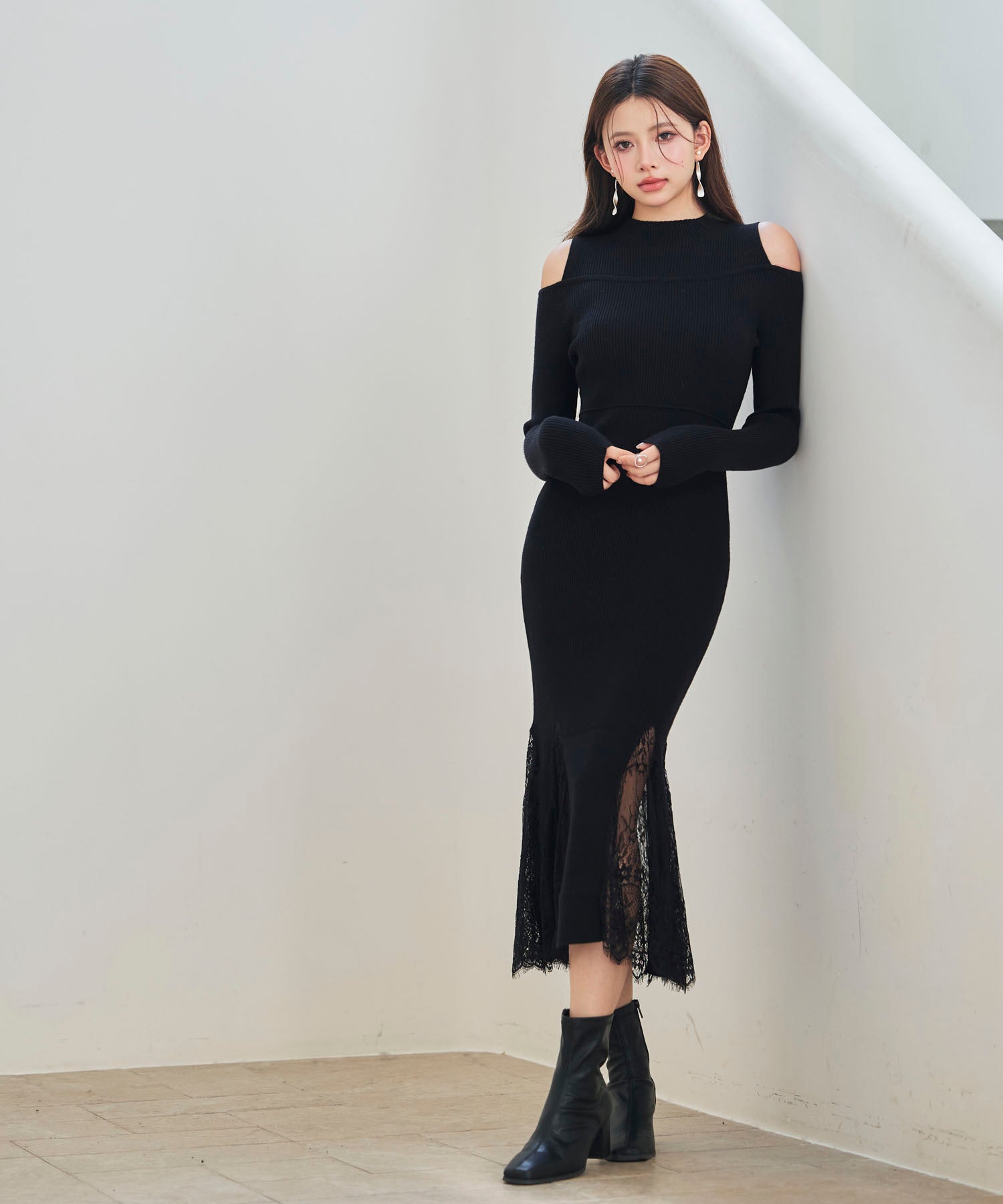 【最最終お値下げ】Sheglit 膝丈ワンピース レースドキングオープンショルダーニットミディ丈ワンピースsdp8113