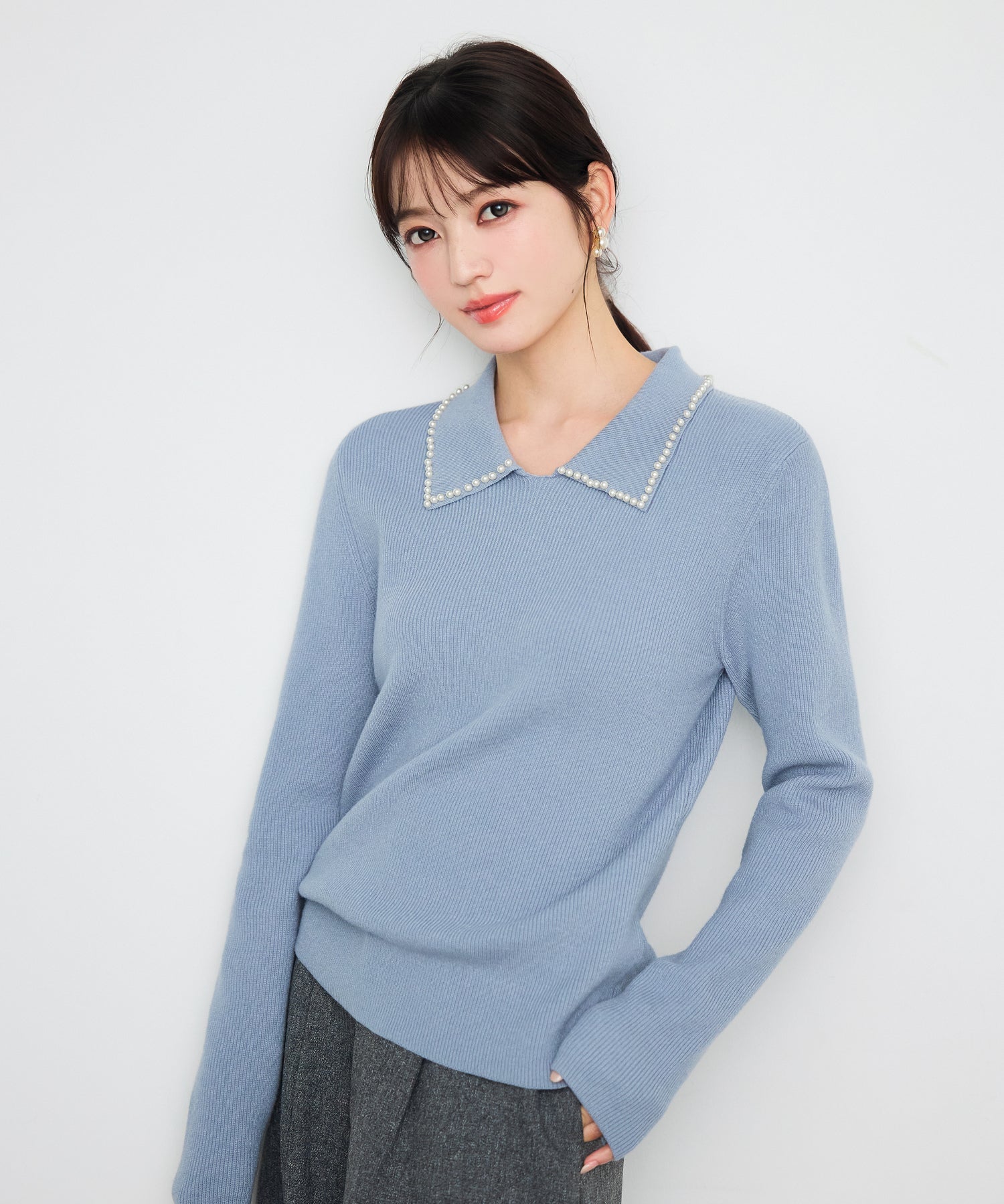パール襟が華やかなリブ編みニット