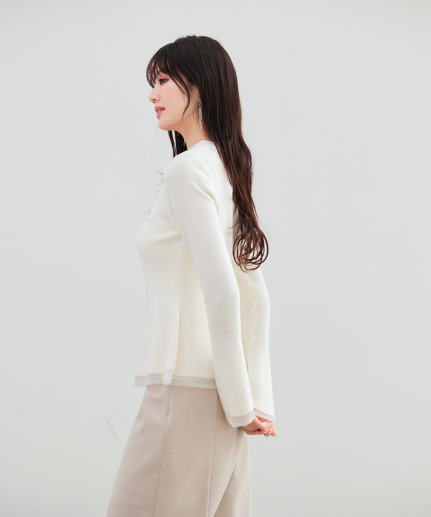 オーガンジー切替が華やかな2wayリブニット