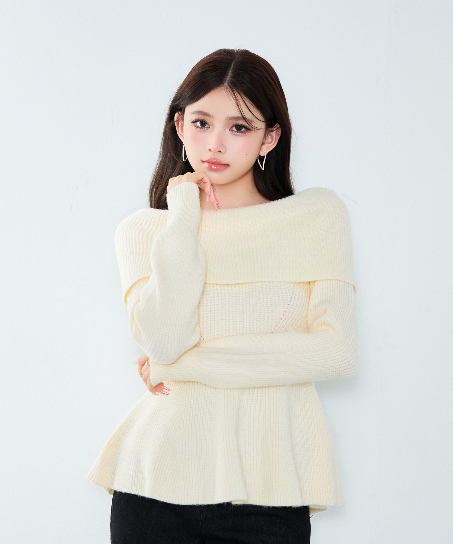 ワイド襟オフショルダーペプラムリブニット