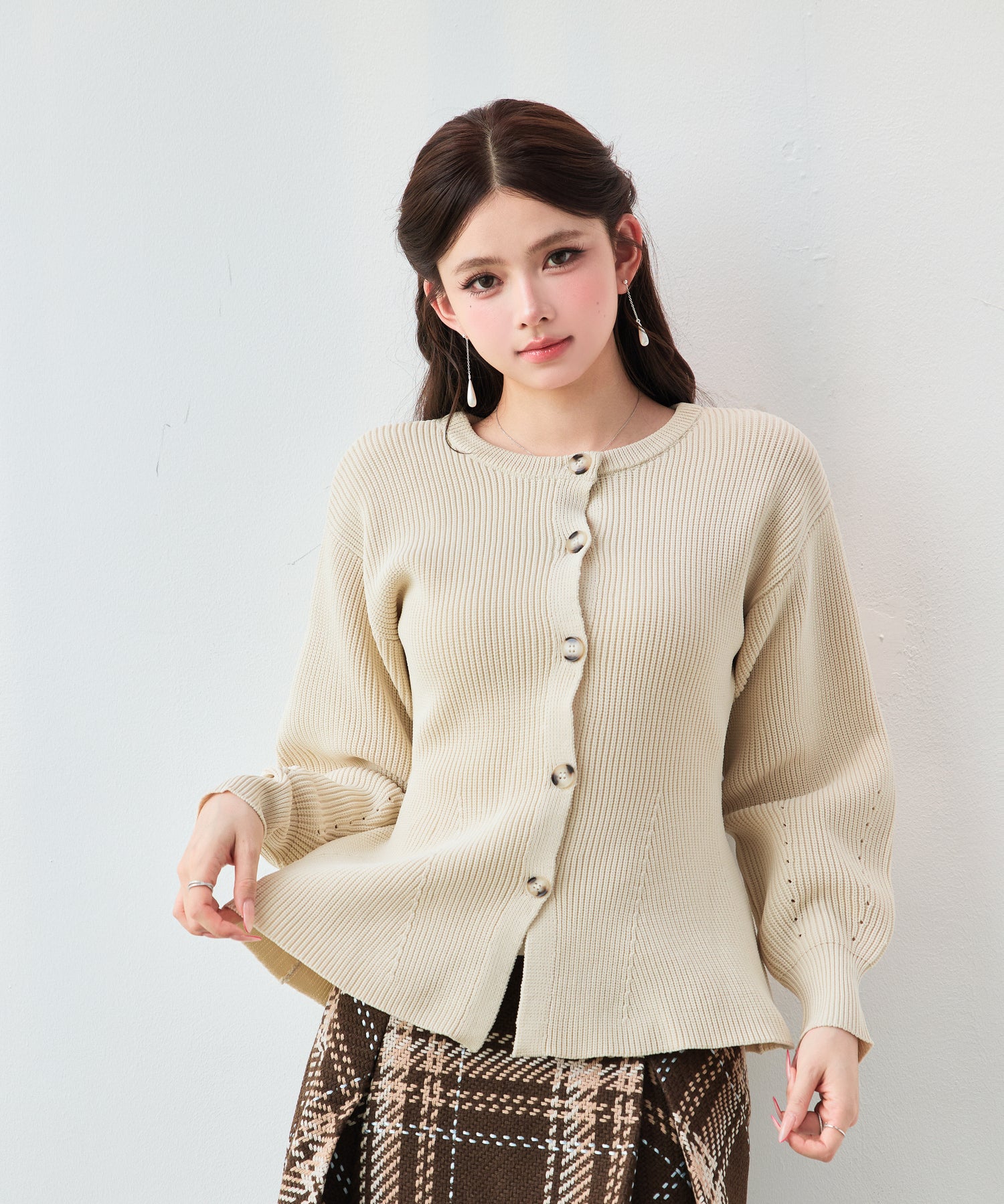 3wayの着こなしを楽しめる軽やかニット