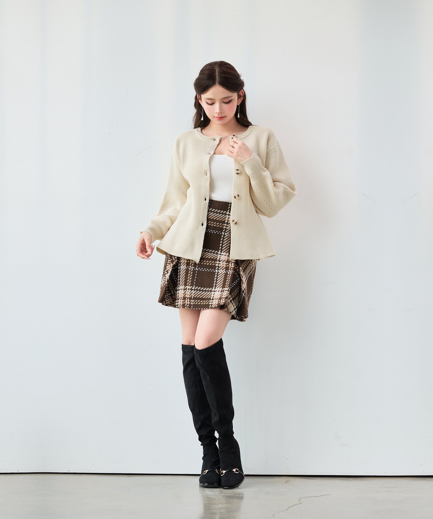 3wayの着こなしを楽しめる軽やかニット