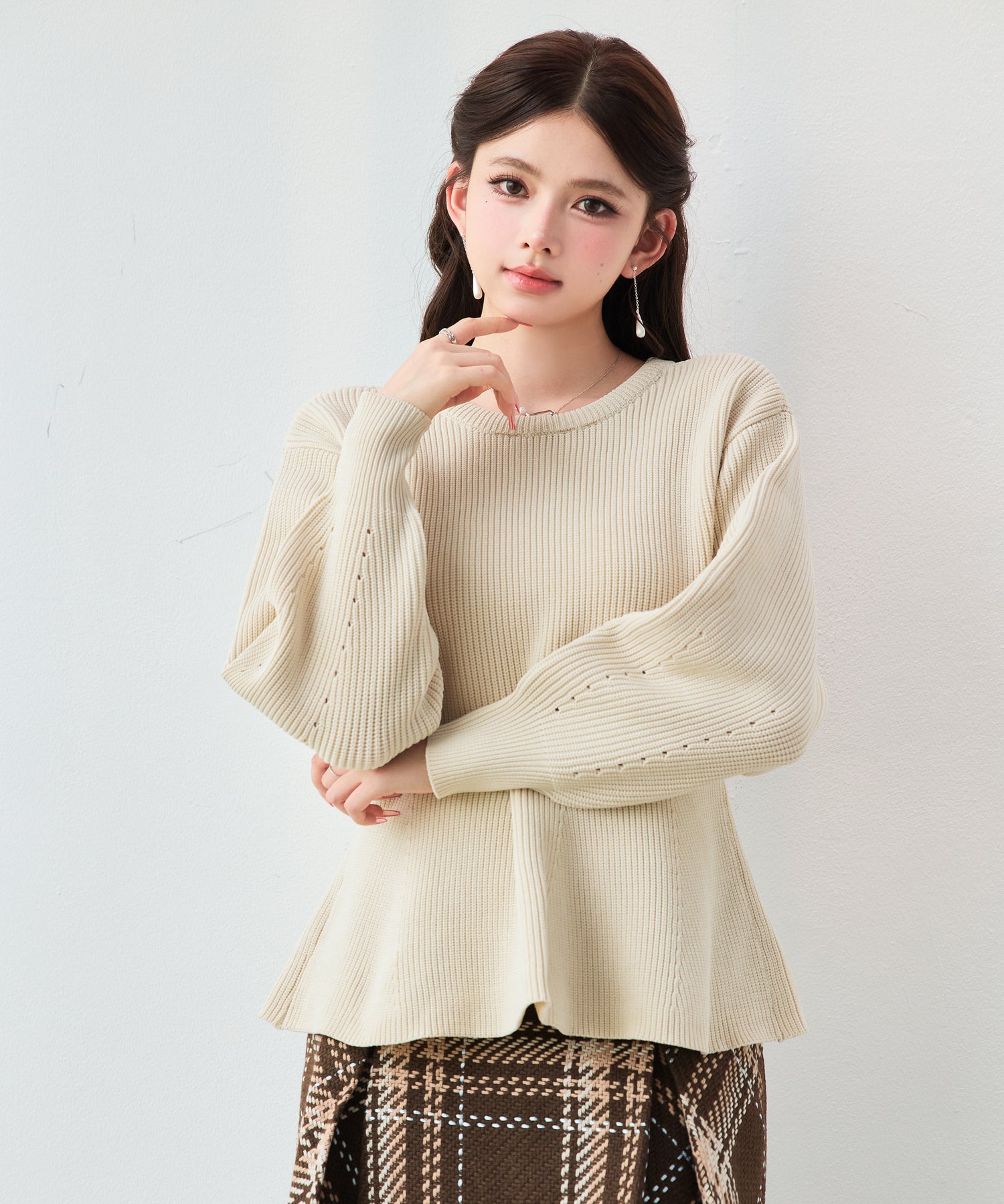 3wayの着こなしを楽しめる軽やかニット