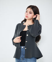 3wayの着こなしを楽しめる軽やかニット