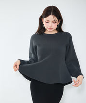 3wayの着こなしを楽しめる軽やかニット