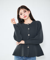 3wayの着こなしを楽しめる軽やかニット