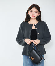 3wayの着こなしを楽しめる軽やかニット