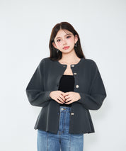 3wayの着こなしを楽しめる軽やかニット