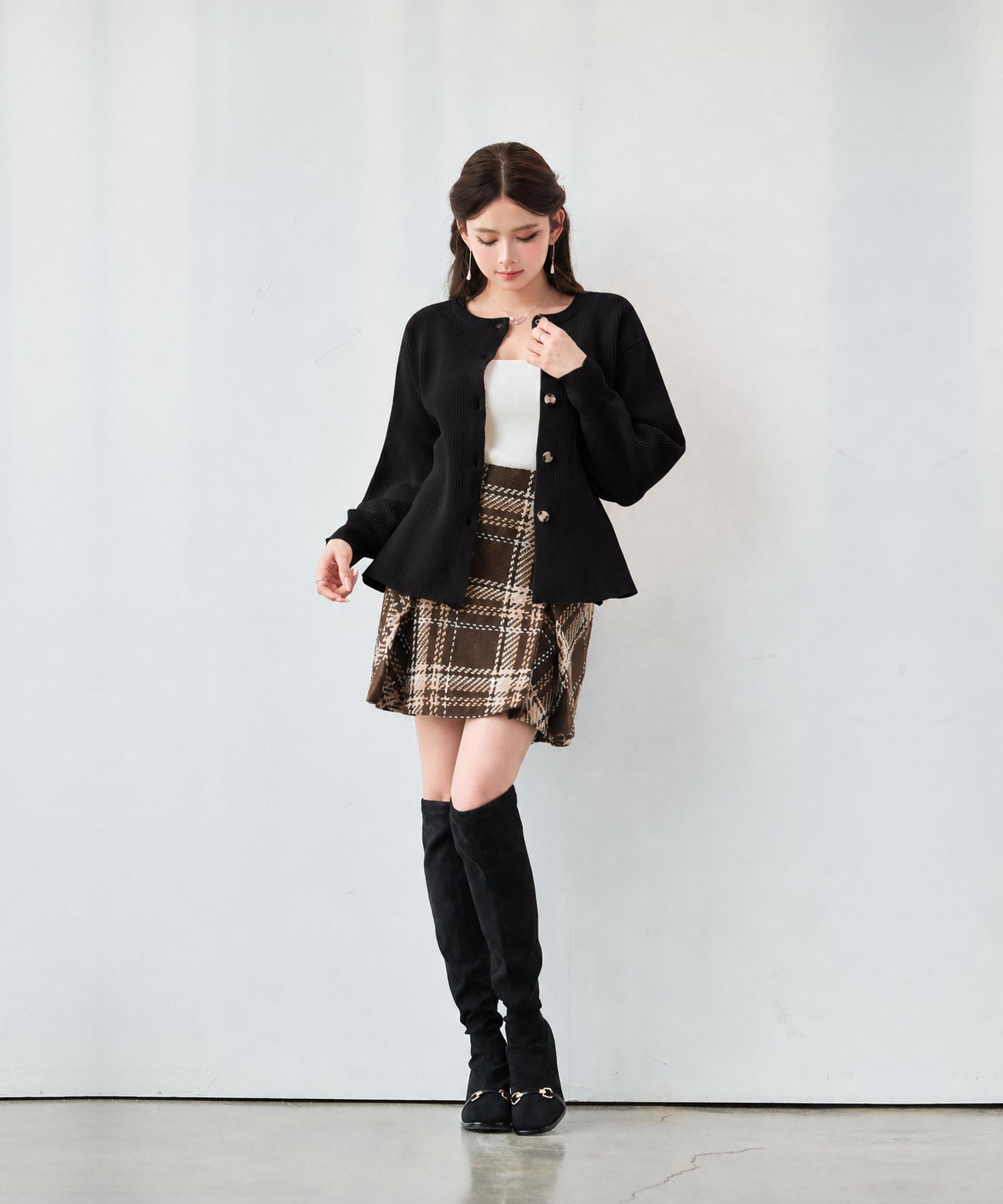 3wayの着こなしを楽しめる軽やかニット