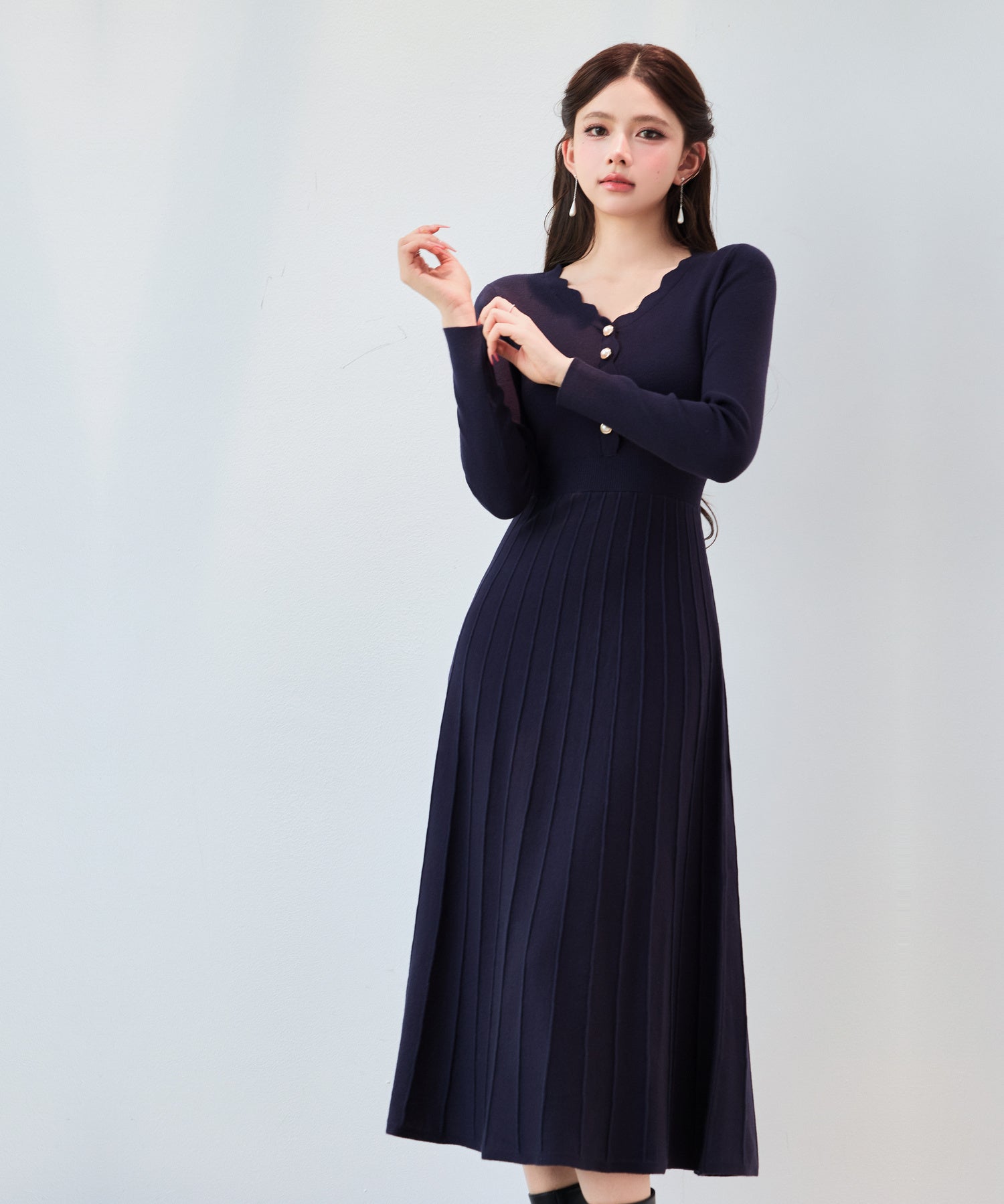 スカラップネックロングニットワンピース