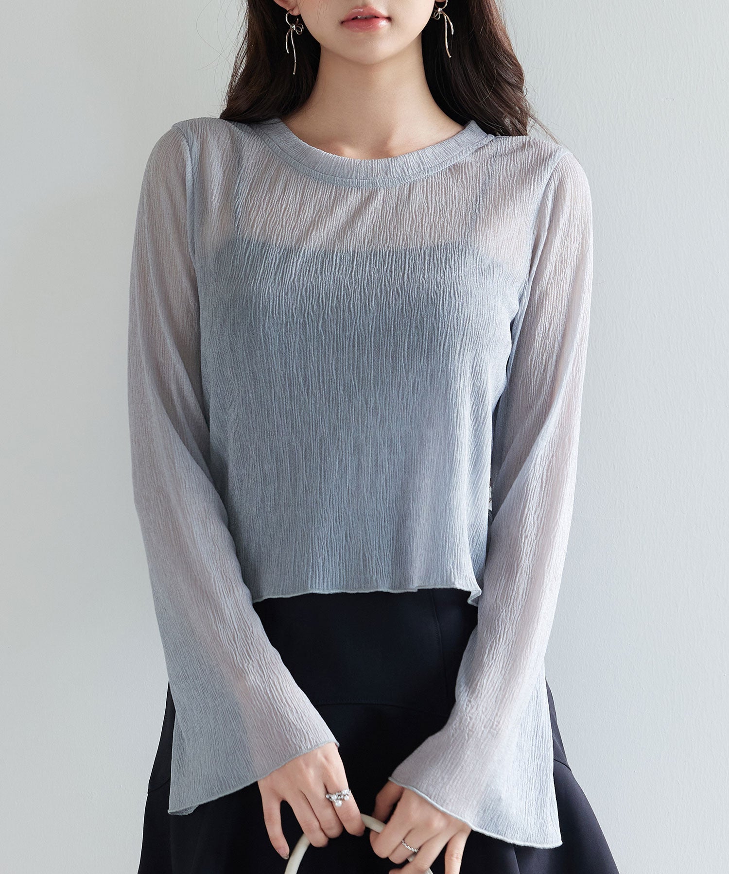 一枚でもインナーでもヘビロテまちがいなしのシアー感トップ、フレアスリーブ フレアトップス ｜ 春夏にぴったり、全4色 × 2サイズ