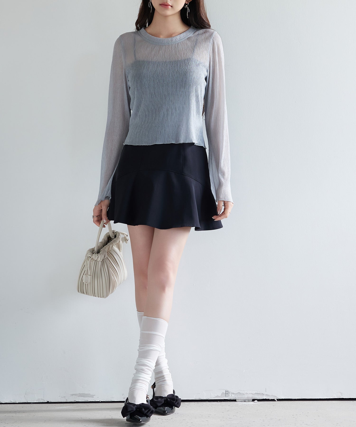 一枚でもインナーでもヘビロテまちがいなしのシアー感トップ、フレアスリーブ フレアトップス ｜ 春夏にぴったり、全4色 × 2サイズ