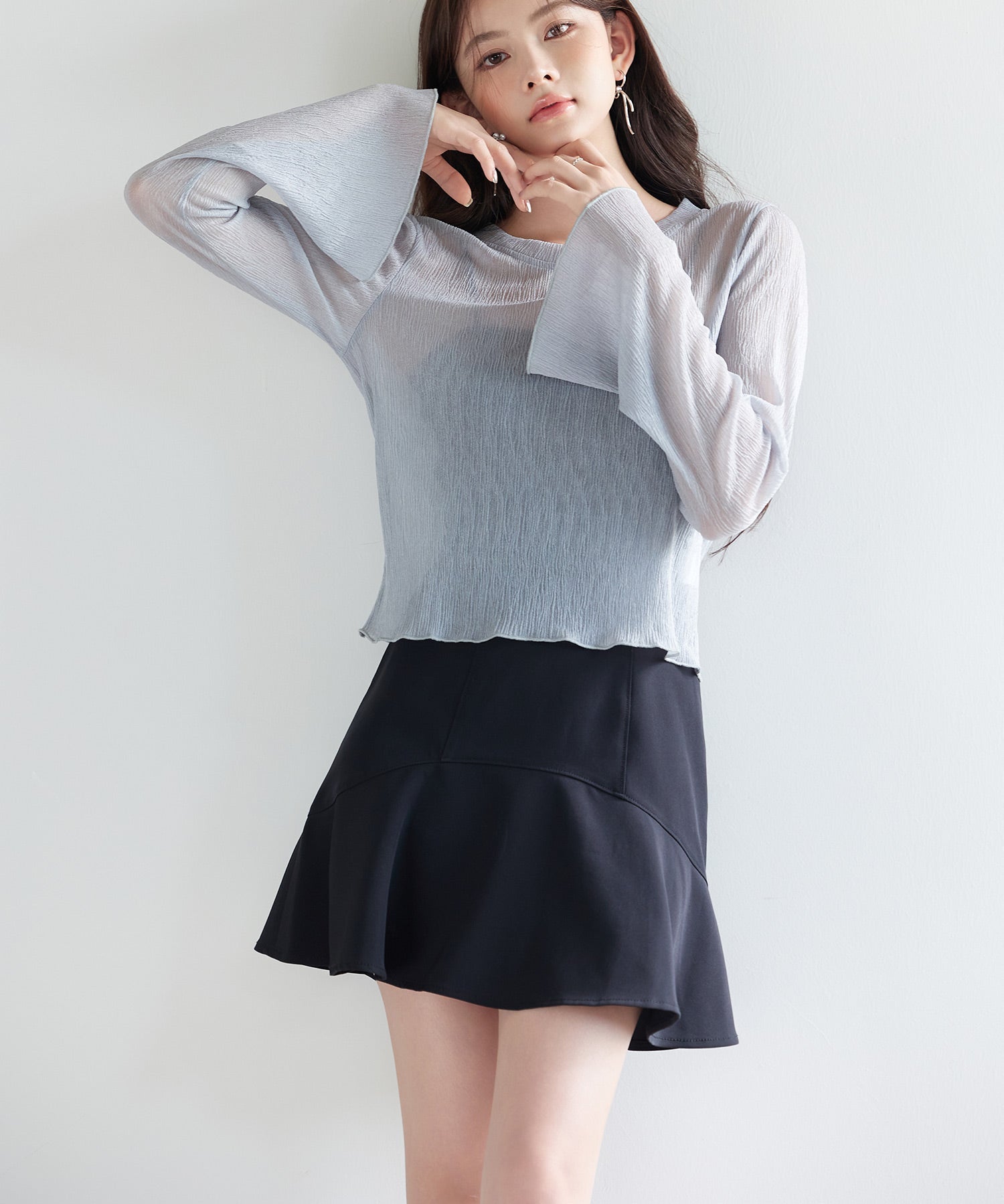 一枚でもインナーでもヘビロテまちがいなしのシアー感トップ、フレアスリーブ フレアトップス ｜ 春夏にぴったり、全4色 × 2サイズ