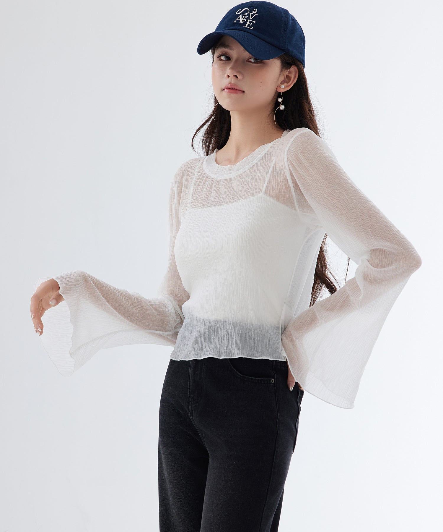一枚でもインナーでもヘビロテまちがいなしのシアー感トップ、フレアスリーブ フレアトップス ｜ 春夏にぴったり、全4色 × 2サイズ