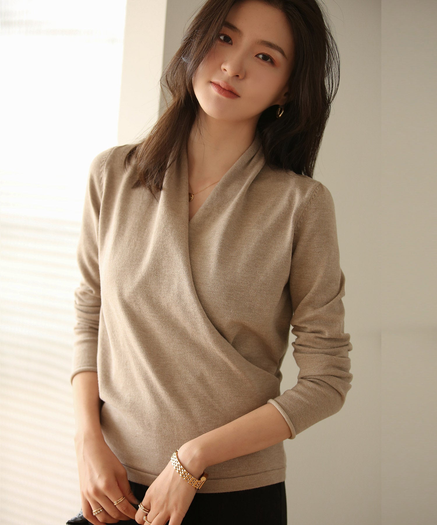 授乳もオフィスも両立カシュクールネックニットトップス ｜ 全9色 × 4サイズ