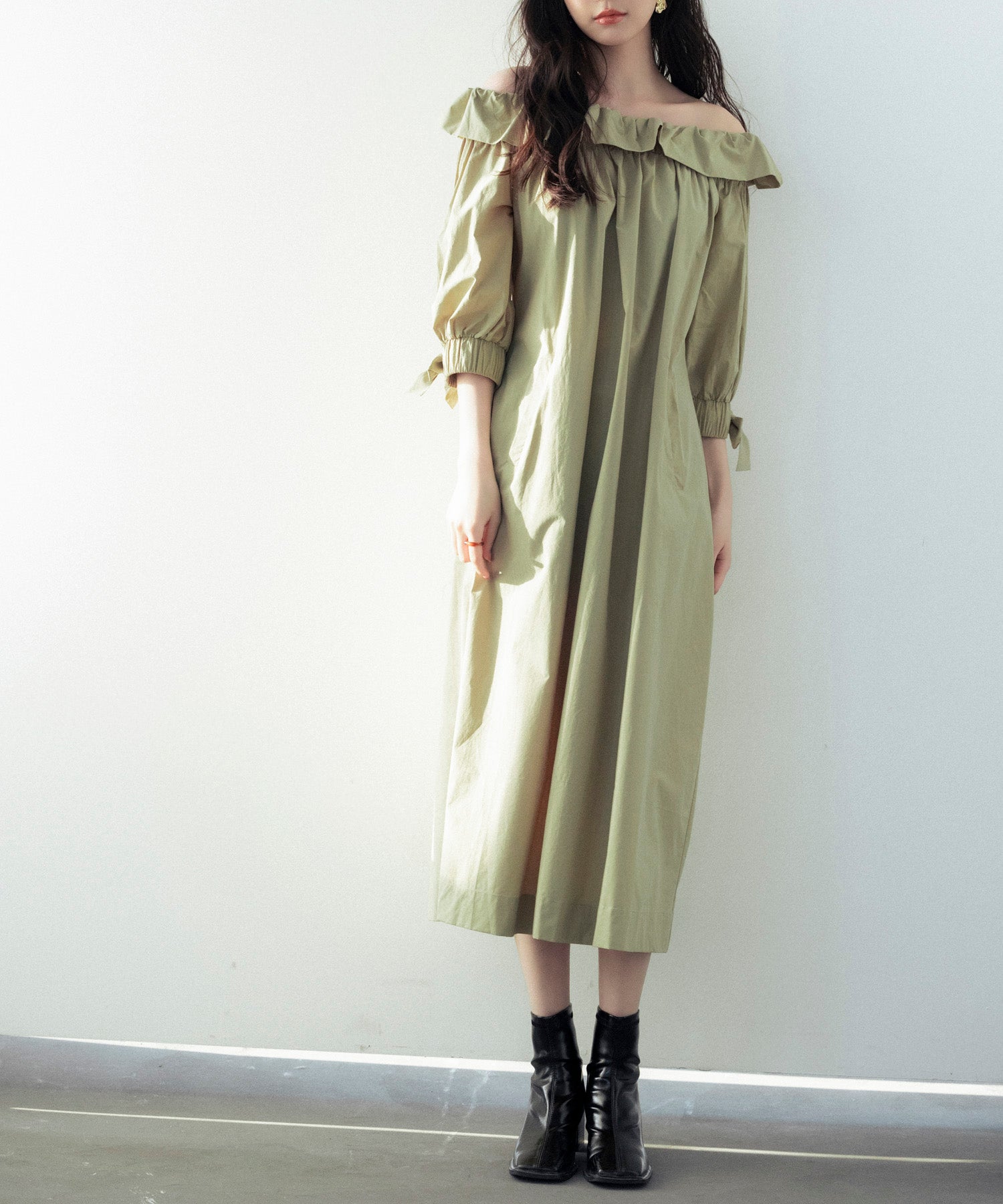 フリル袖ライトグリーンワンピース 刺繍フリルワンピース/グリーン | DRESS | OBLI